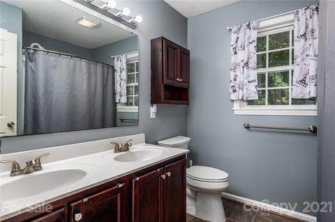 2104 Redberry Ln, Conover, NC 28613 photo 13