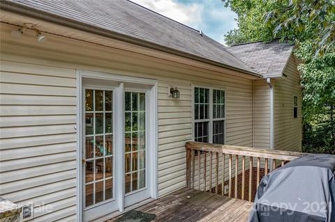 2104 Redberry Ln, Conover, NC 28613 photo 18