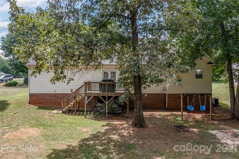 2104 Redberry Ln, Conover, NC 28613 photo 19