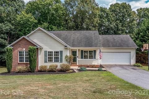 2104 Redberry Ln, Conover, NC 28613 photo 1