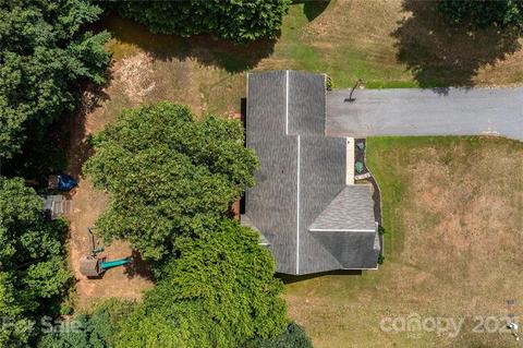 2104 Redberry Ln, Conover, NC 28613 photo 25