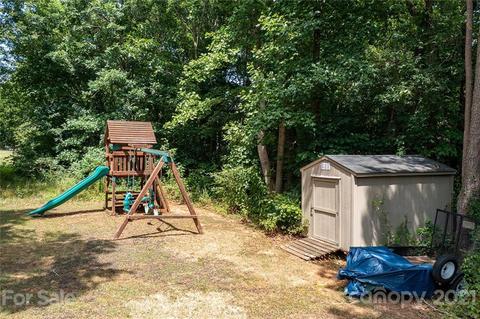 2104 Redberry Ln, Conover, NC 28613 photo 21