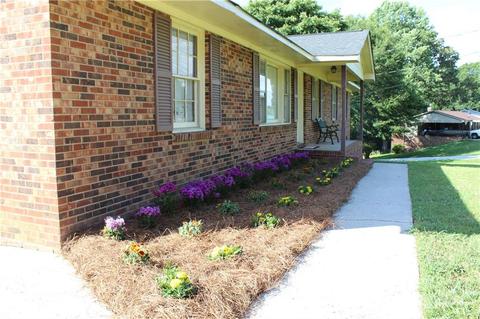 809 E Chestnut St, Stanley, NC 28164 photo 3