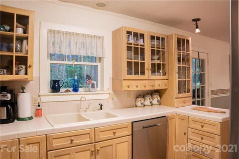 188 Durango Pl, Sylva, NC 28779 photo 8