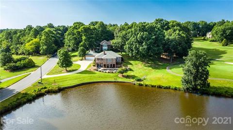 3736 Pinecrest Dr NE, Hickory, NC 28601 photo 4