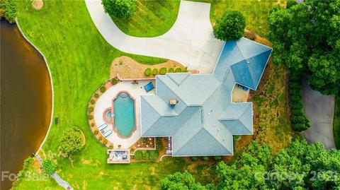3736 Pinecrest Dr NE, Hickory, NC 28601 photo 13
