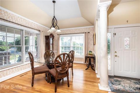 3736 Pinecrest Dr NE, Hickory, NC 28601 photo 20