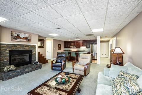 3736 Pinecrest Dr NE, Hickory, NC 28601 photo 41
