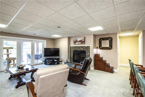 3736 Pinecrest Dr NE, Hickory, NC 28601 photo 40