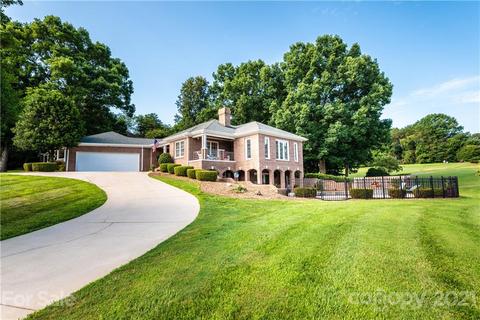 3736 Pinecrest Dr NE, Hickory, NC 28601 photo 6