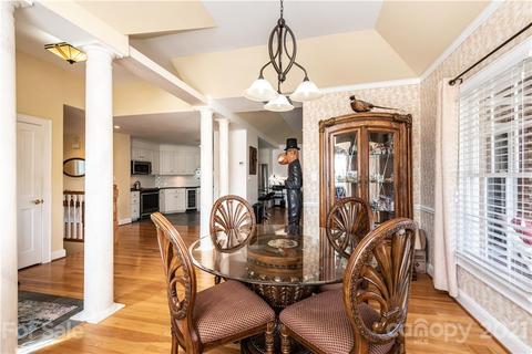 3736 Pinecrest Dr NE, Hickory, NC 28601 photo 21