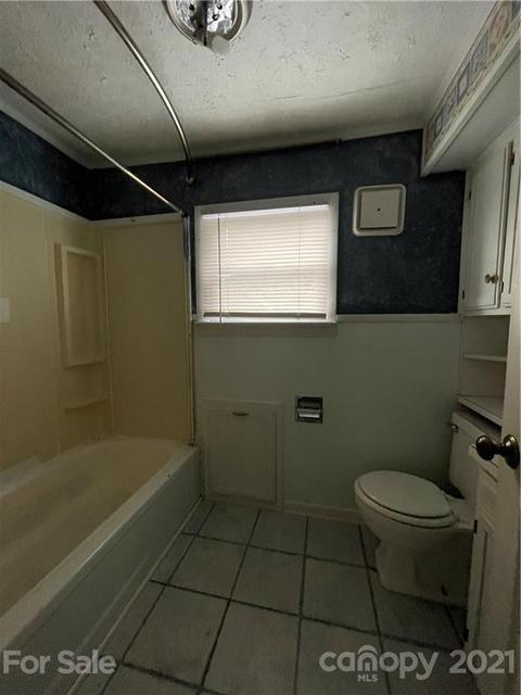 590 E Oak St, Marion, NC 28752 photo 10