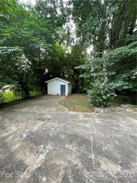590 E Oak St, Marion, NC 28752 photo 15