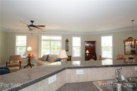 8659 Edinburgh Square Dr, Cornelius, NC 28031 photo 6