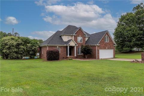 129 Pointer Ct SE, Concord, NC 28025 photo 2