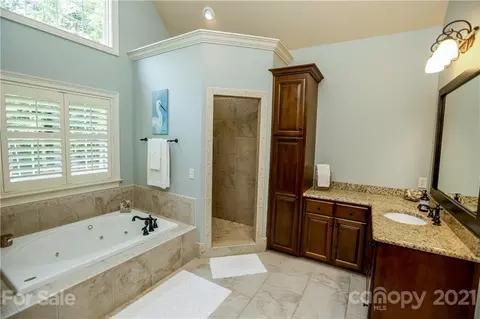 6246 Fox Chase Dr, Davidson, NC 28036 photo 14