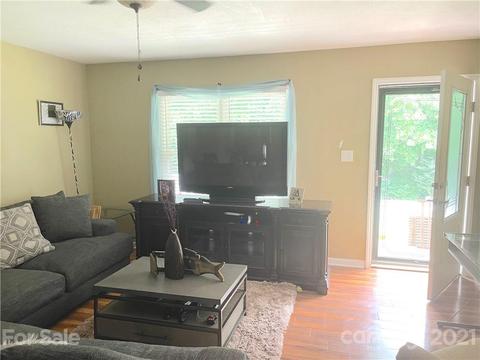 4031 Plum St, Conover, NC 28613 photo 2