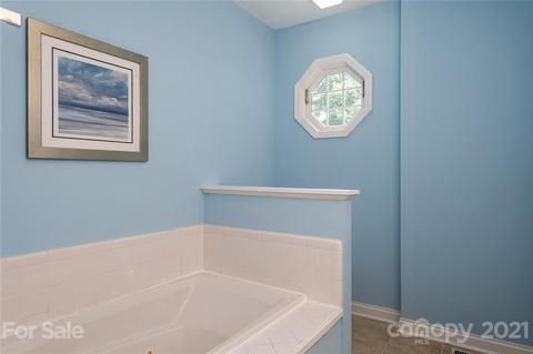 5575 Ashley Ct, Hickory, NC 28601 photo 13