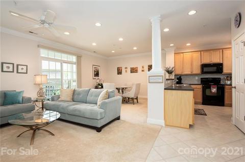 8661 Edinburgh Square Dr, Cornelius, NC 28031 photo 4