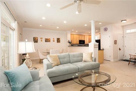 8661 Edinburgh Square Dr, Cornelius, NC 28031 photo 5