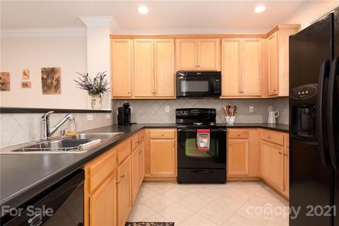 8661 Edinburgh Square Dr, Cornelius, NC 28031 photo 8