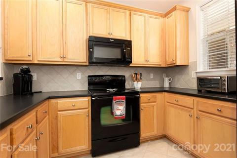 8661 Edinburgh Square Dr, Cornelius, NC 28031 photo 9