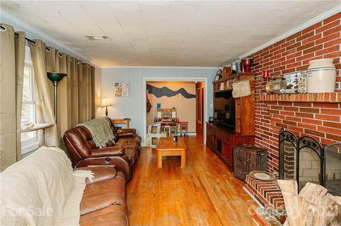 96 Bennison Ln, Flat Rock, NC 28731 photo 3