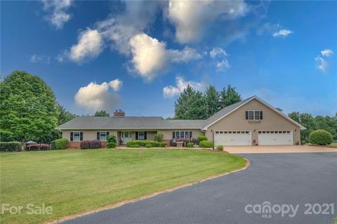 868 Henry Ruff Rd, Mill Spring, NC 28756 photo 2