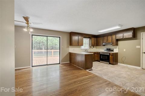 1667 Rolling Ln, Hickory, NC 28602 photo 7