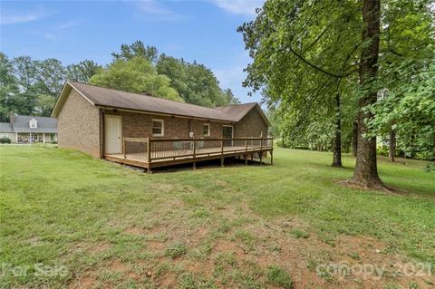 1667 Rolling Ln, Hickory, NC 28602 photo 2