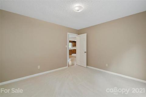 1667 Rolling Ln, Hickory, NC 28602 photo 18