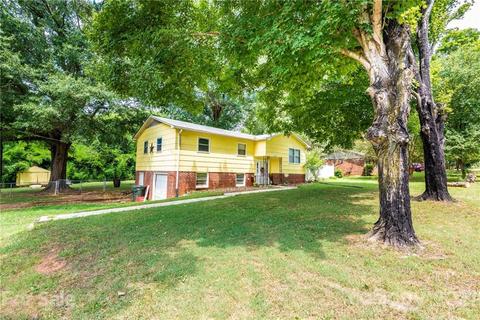 1847 Young Dr, Conover, NC 28613 photo 3