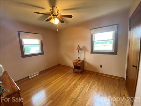 127 Countryside Rd, Harmony, NC 28634 photo 17
