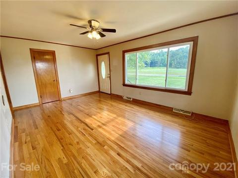 127 Countryside Rd, Harmony, NC 28634 photo 6