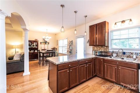 1486 Mayfair Dr, Conover, NC 28613 photo 31