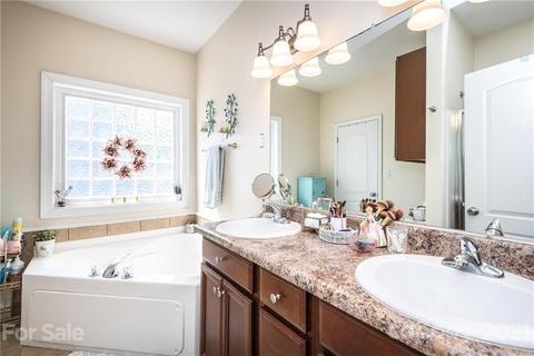 1486 Mayfair Dr, Conover, NC 28613 photo 38
