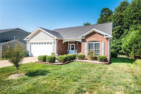 1486 Mayfair Dr, Conover, NC 28613 photo 1