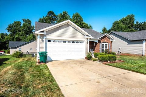 1486 Mayfair Dr, Conover, NC 28613 photo 6