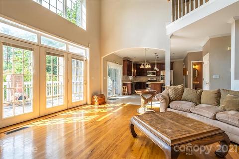 70 Mariners Point Ln, Hickory, NC 28601 photo 12