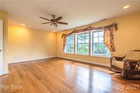70 Mariners Point Ln, Hickory, NC 28601 photo 17