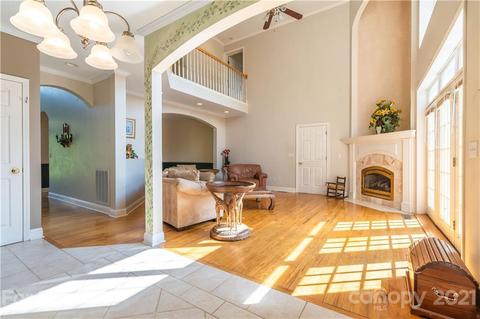 70 Mariners Point Ln, Hickory, NC 28601 photo 10
