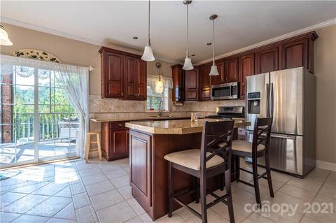 70 Mariners Point Ln, Hickory, NC 28601 photo 6