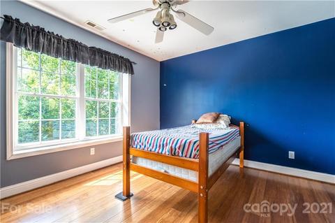 70 Mariners Point Ln, Hickory, NC 28601 photo 22