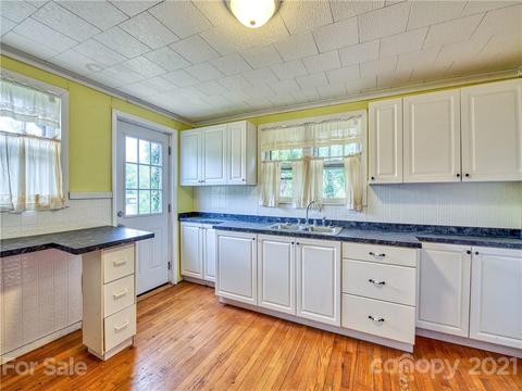 301 Painter St, Canton, NC 28716 photo 7