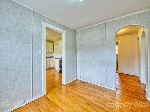 301 Painter St, Canton, NC 28716 photo 8