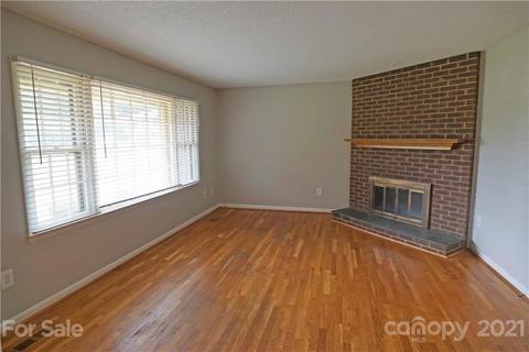 4657 Queens Rd, Hickory, NC 28602 photo 4