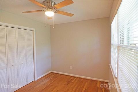 4657 Queens Rd, Hickory, NC 28602 photo 8
