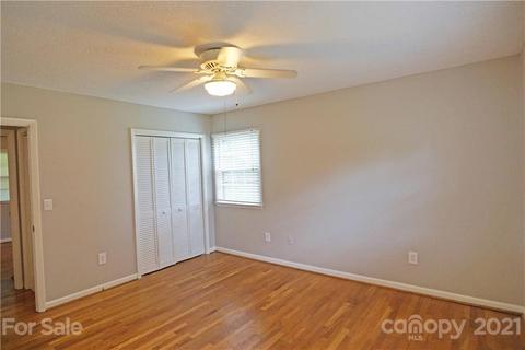 4657 Queens Rd, Hickory, NC 28602 photo 11