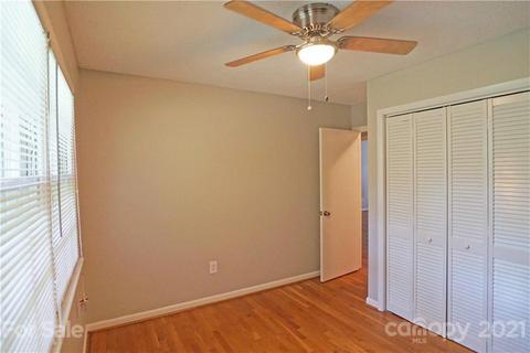 4657 Queens Rd, Hickory, NC 28602 photo 9