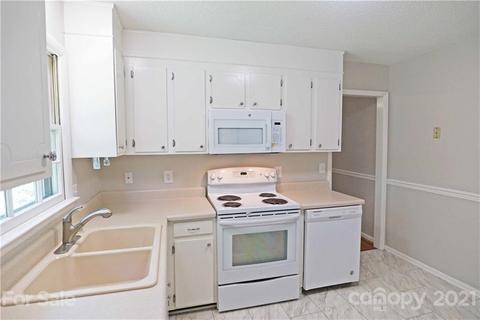 4657 Queens Rd, Hickory, NC 28602 photo 5
